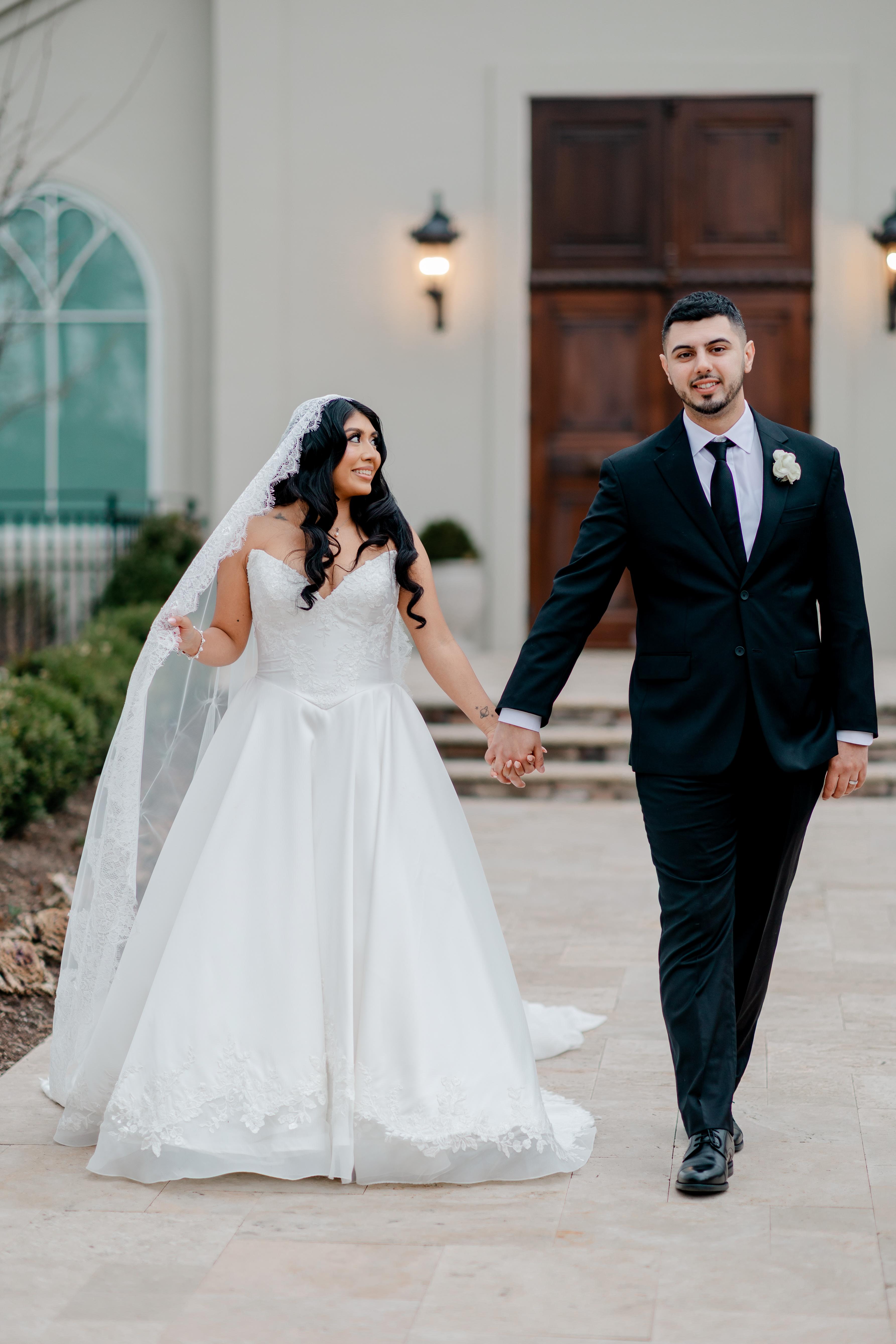 Refined Romance: Lizbeth and Demetrios’ Luxurious Wedding at Nanina’s in the Park